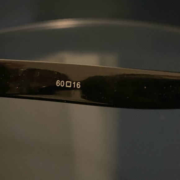 Aviator Sunglasses Tinted Sunglasses Gray Lenses Silver Frames Black Earpieces - Picture 5 of 6